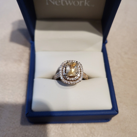 *SALE* Yellow Sapphire Ring - Picture 1 of 4